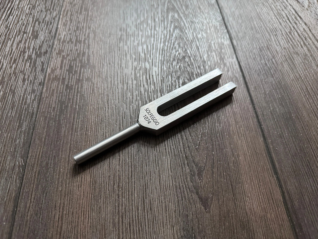 1074 Hz Solfeggio Unweighted Tuning Fork For Vibration - Soul Star Drawstring Pouch - Attenuator Extender - Massage, Acupressure, Biofield