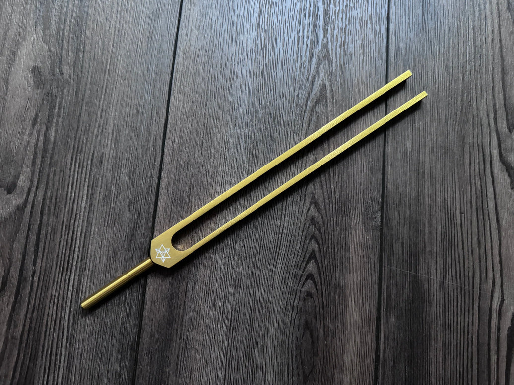 RV Medics' Unweighted Earth Star 68.05 Hz Tuning Fork - Vibration, Grounding, Biofield - Attenuator Handle Extender with 10mm Crystal