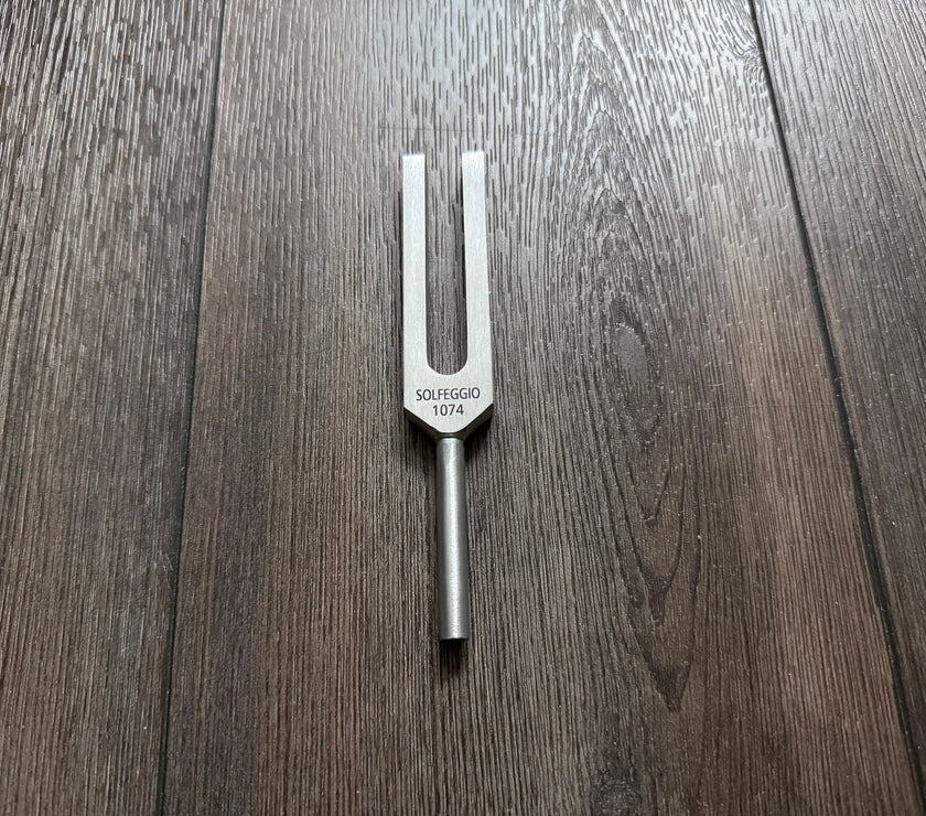 1074 Hz Solfeggio Unweighted Tuning Fork For Vibration - Soul Star Drawstring Pouch - Attenuator Extender - Massage, Acupressure, Biofield